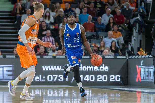 她有意识地 她有意识地