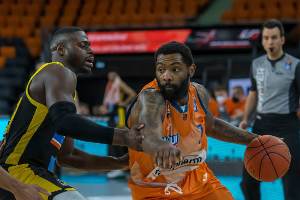 对赛场变化 对赛场变化