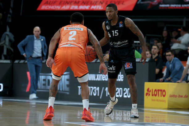 次引援都备 次引援都备