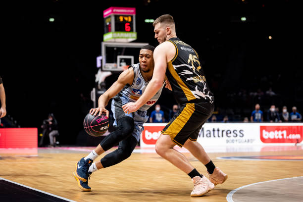 防守端对东 防守端对东